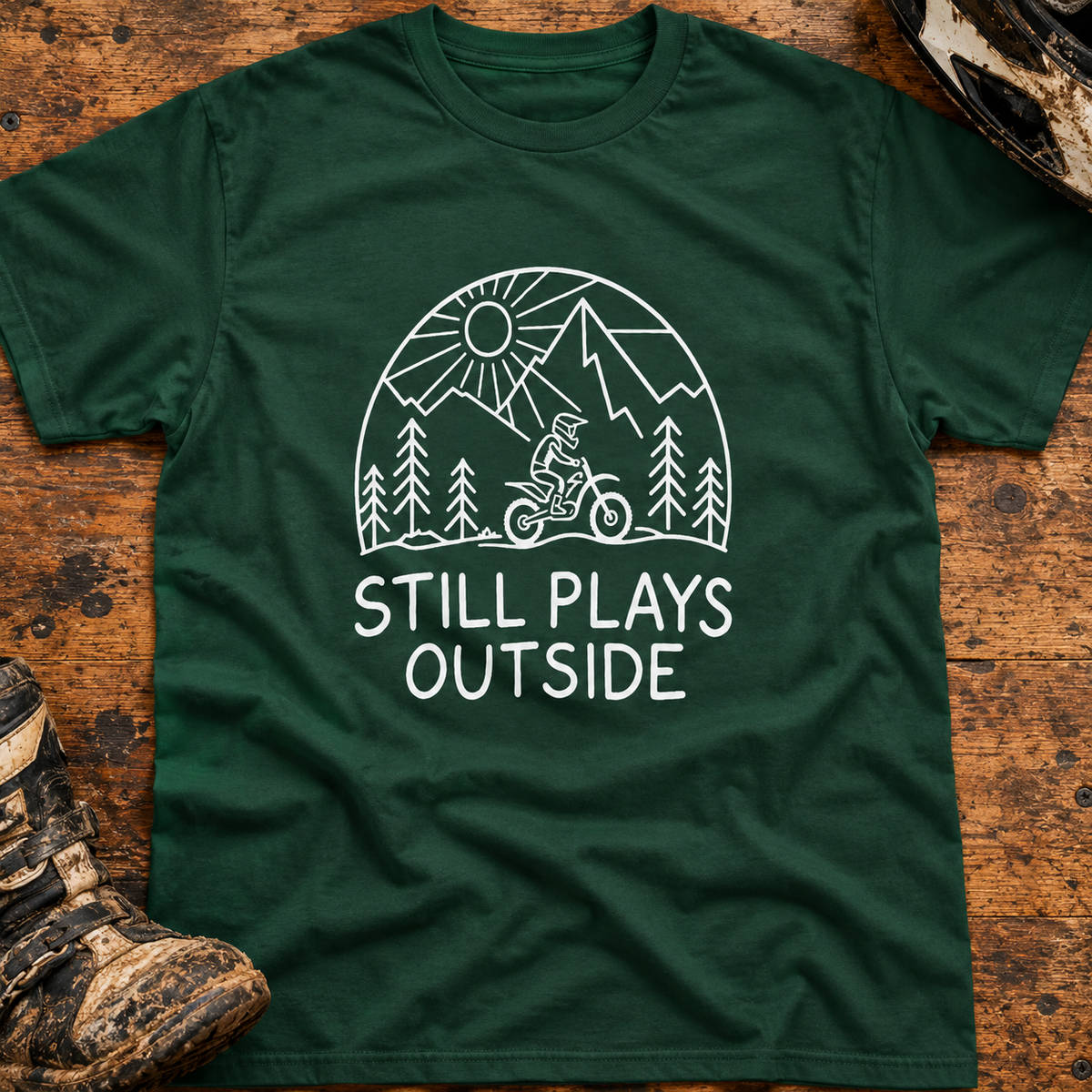 Still Plays Outside - Men's T-shirt