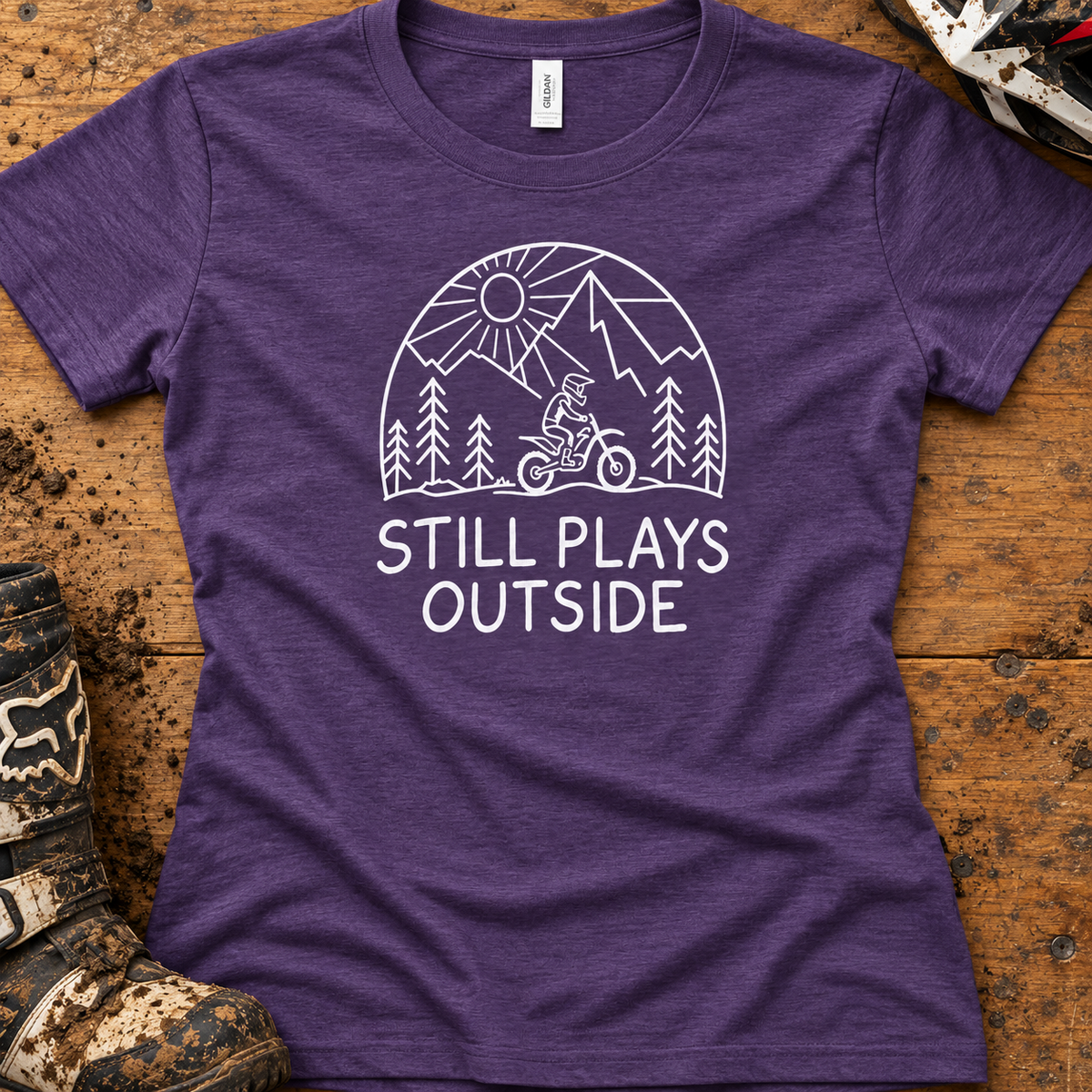 Still Plays Outside - Women's T-shirt